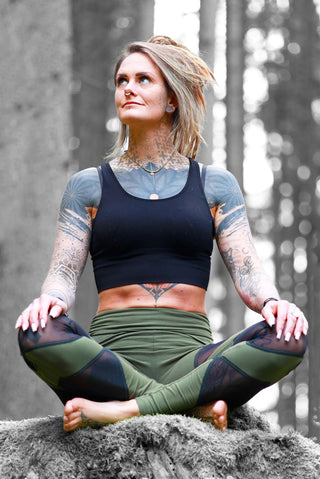 green high waisted leggings with triangle transparent mesh