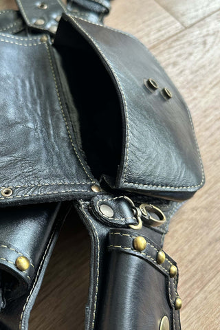 ORIENTALE - [Black Leather]