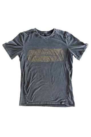 T-Shirt THRIVE