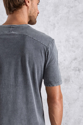 T-Shirt THRIVE